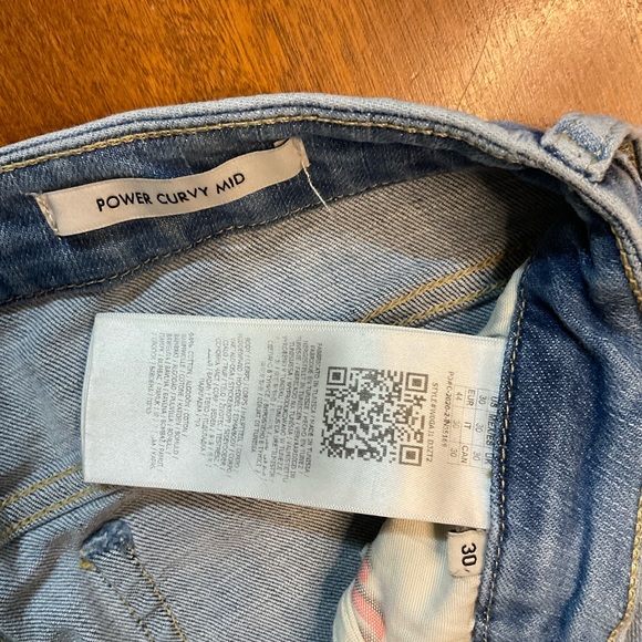 Guess Power Curvy Jeans - Picture 3 of 5